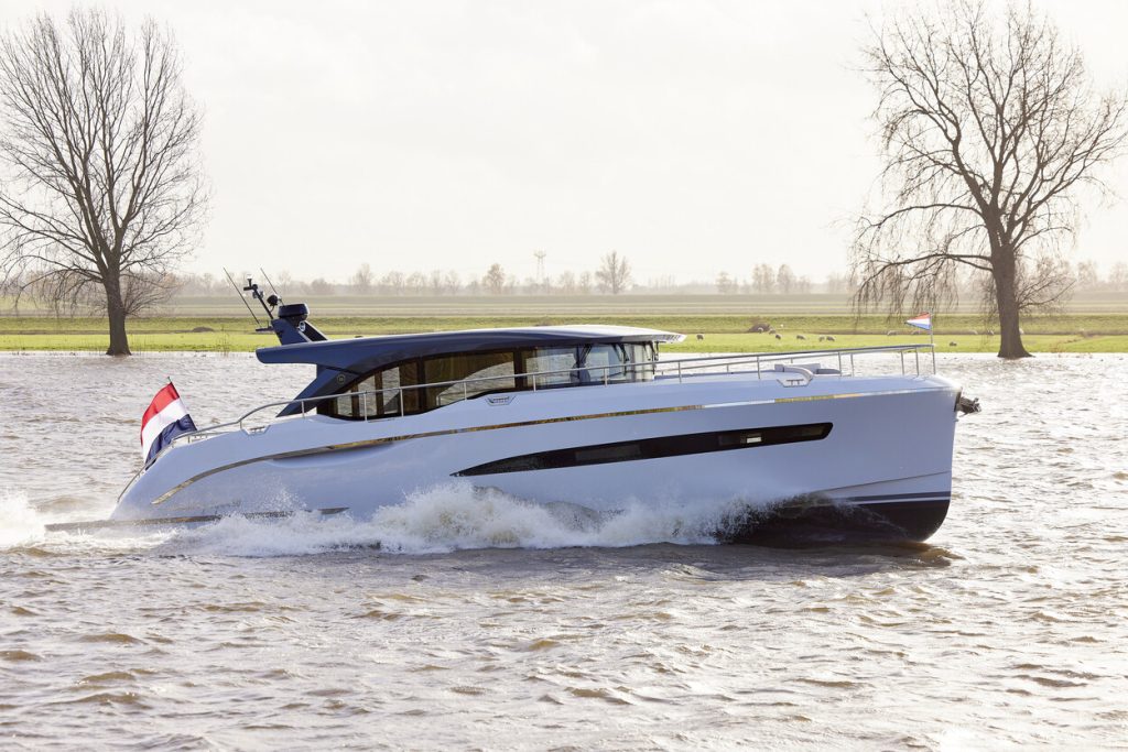 Van den Hoven Voyager 50